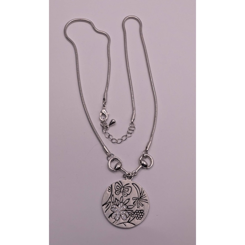 Vintage Silver Toned Round Butterfly Pendant‎ Necklace